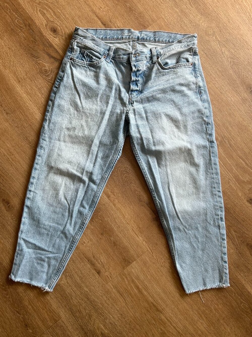Old Navy Women's High Rise Slouchy Taper Jeans Size 10 Raw Hem Button Fly
